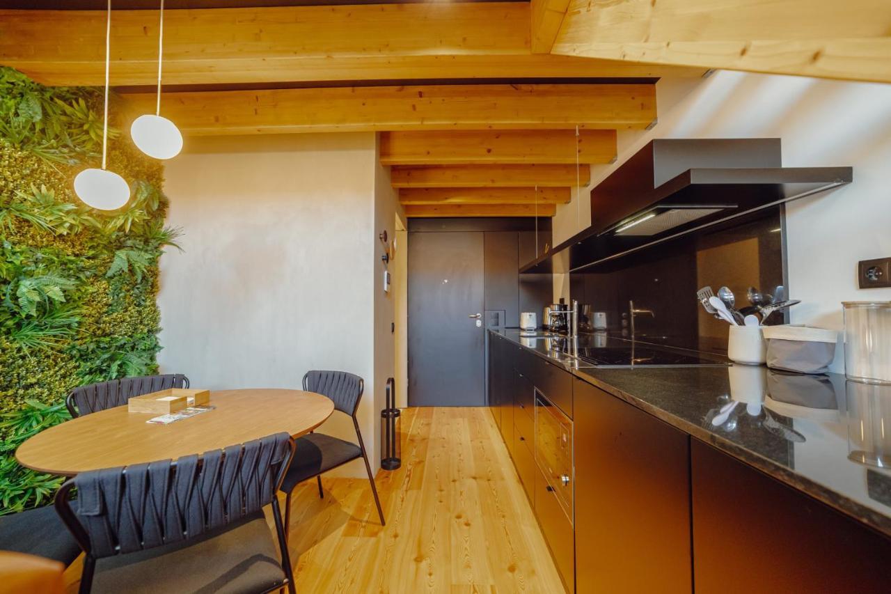 Elegant Downtown Apartment By Vacationy Порто Екстериор снимка